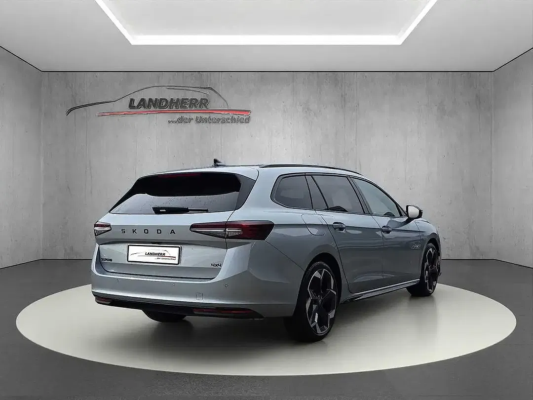 Skoda Superb - Thumbnail 3