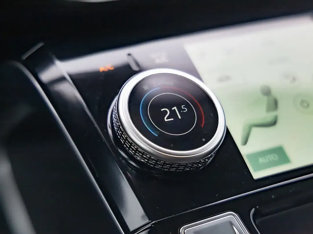 Jaguar I-Pace - Thumbnail 17