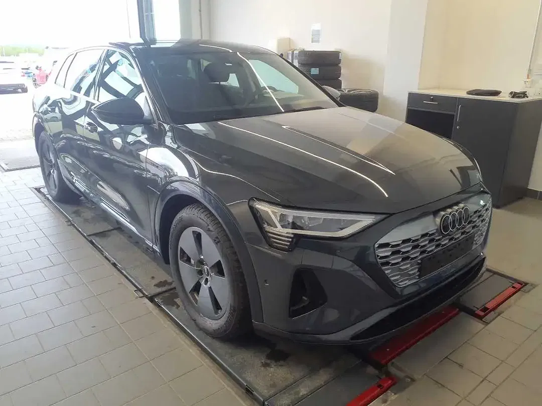 Audi Q8 e-tron - Thumbnail 2