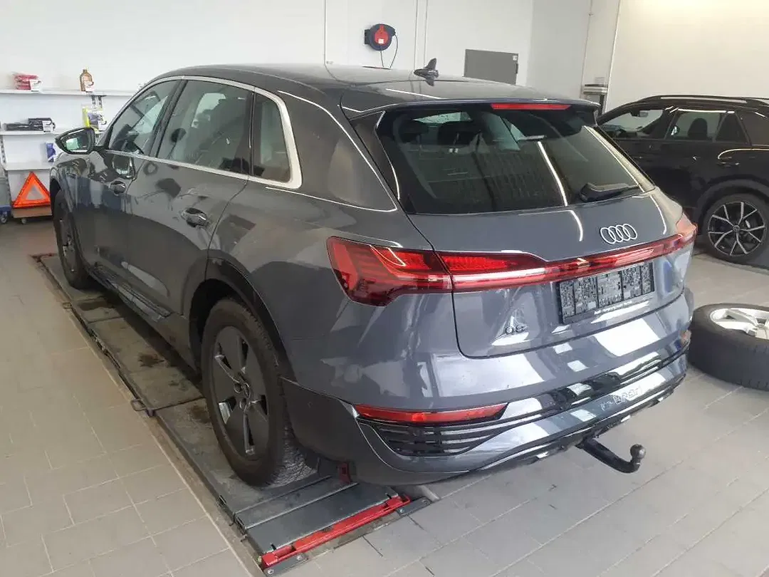 Audi Q8 e-tron - Thumbnail 3