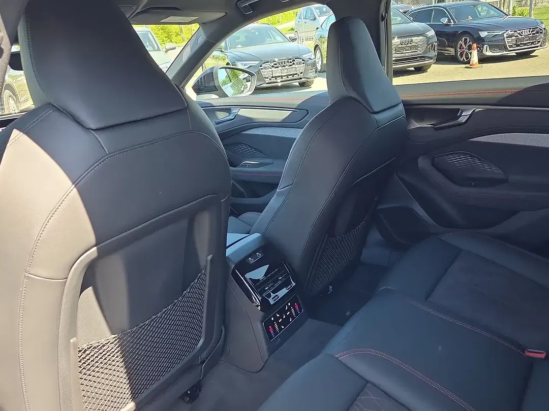 Audi A6 - Thumbnail 14