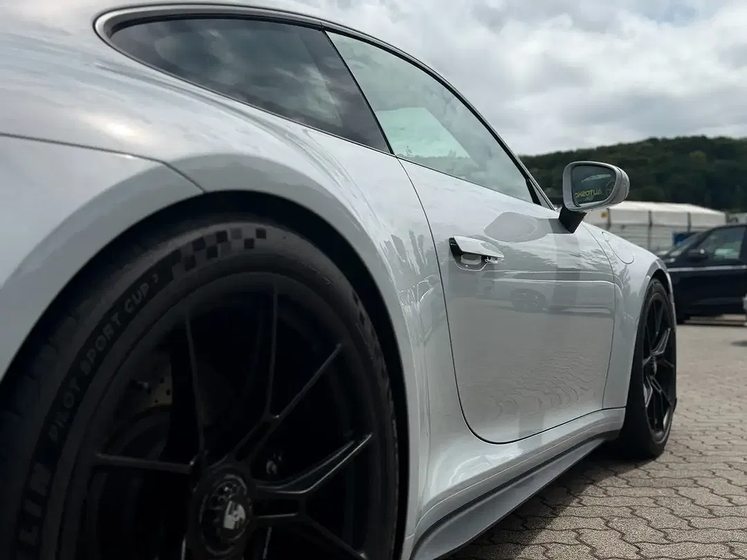 Porsche 992 - Thumbnail 8