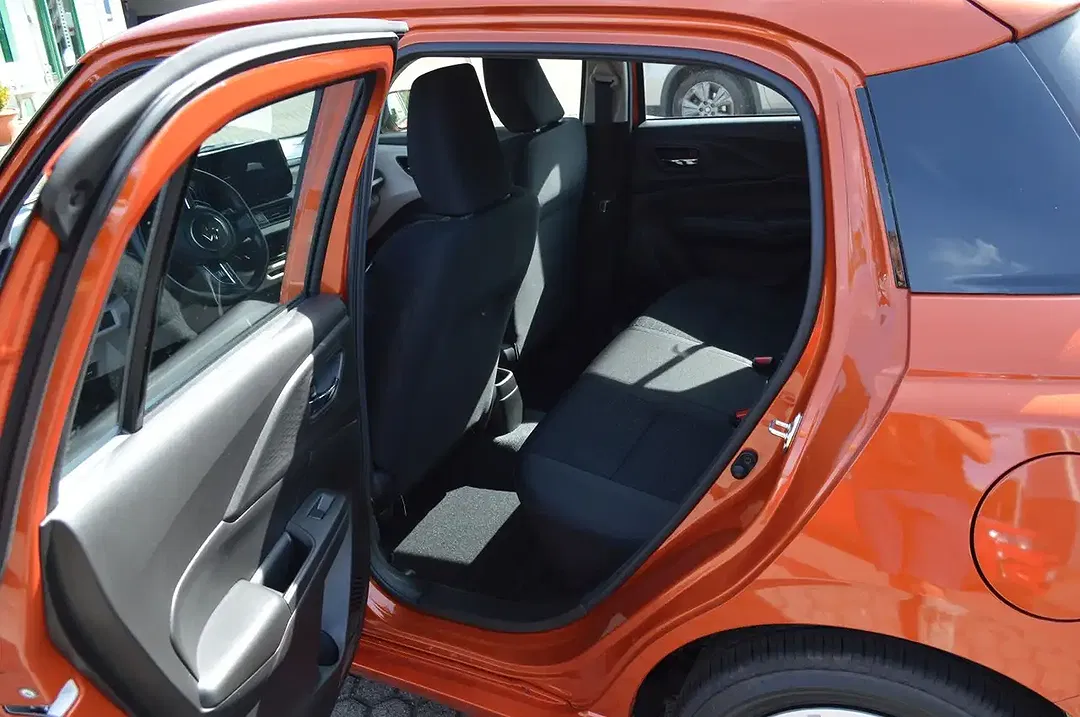 Suzuki Swift - Thumbnail 11
