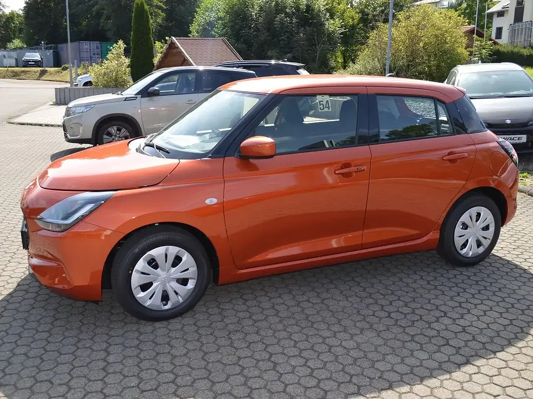 Suzuki Swift - Thumbnail 3