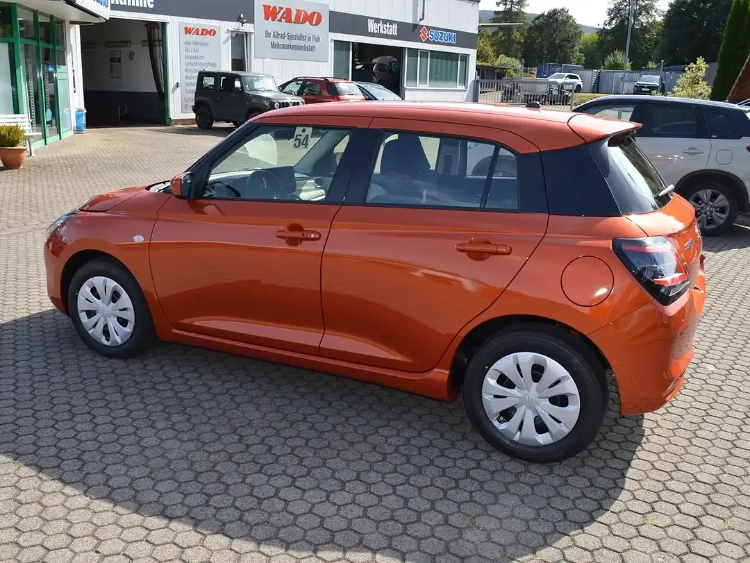 Suzuki Swift - Thumbnail 4