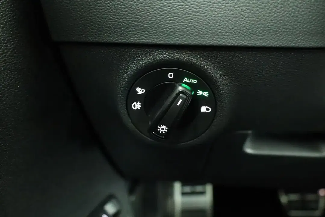 Skoda Karoq - Thumbnail 8
