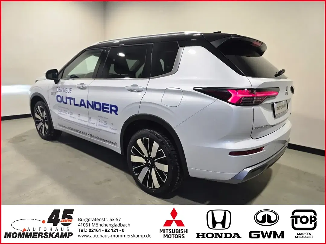 Mitsubishi Outlander - Thumbnail 2