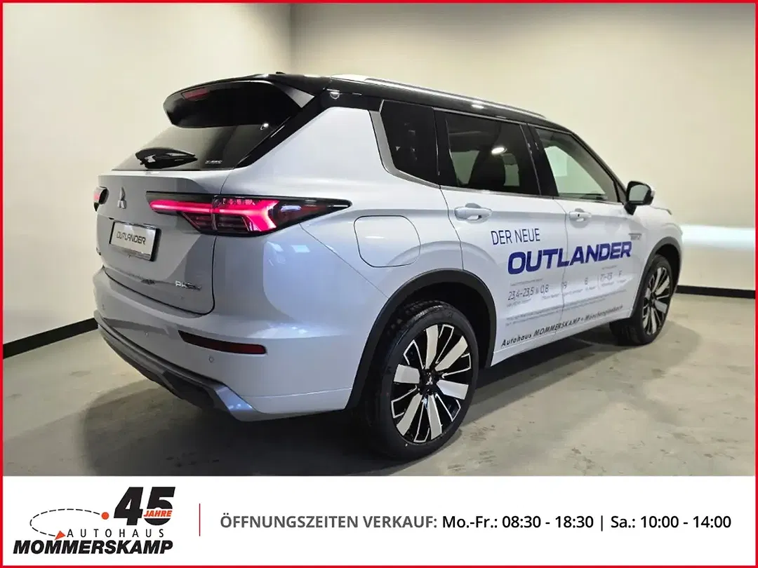 Mitsubishi Outlander - Thumbnail 4