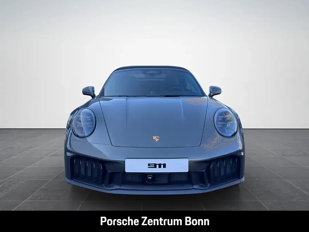 Porsche 992 - Thumbnail 2
