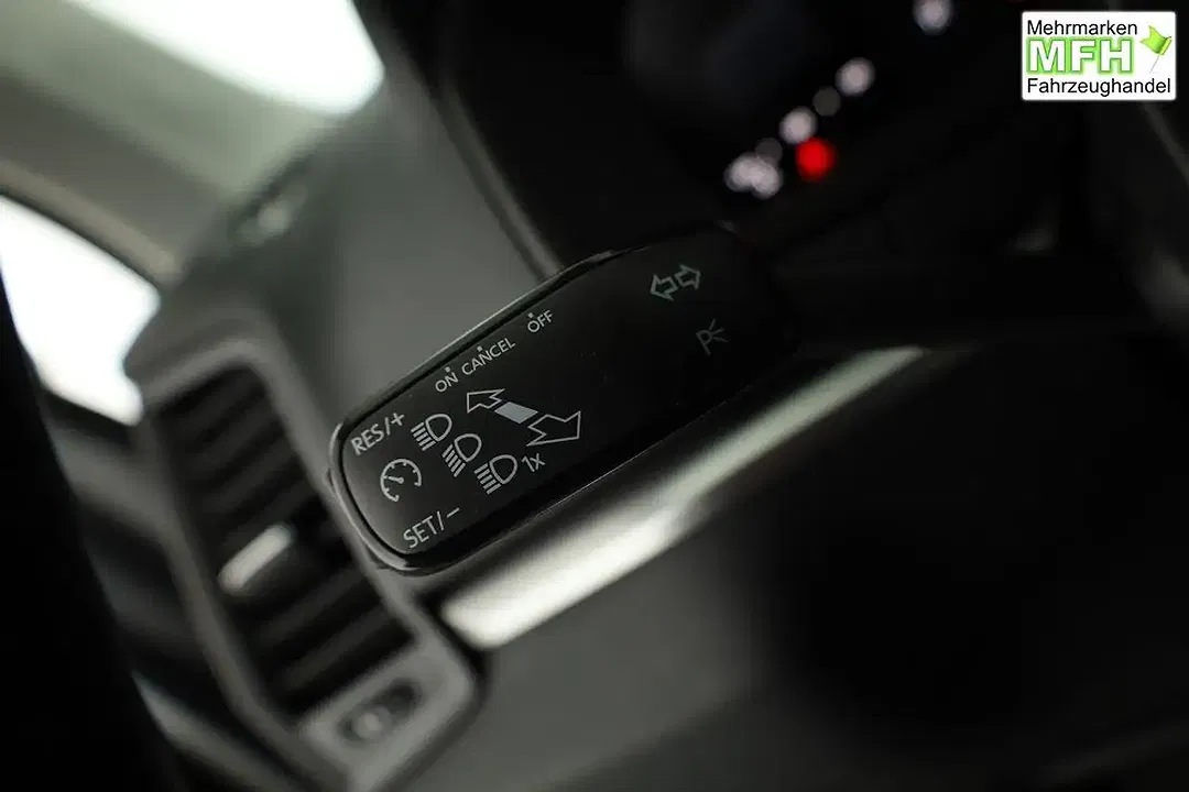 Skoda Karoq - Thumbnail 9