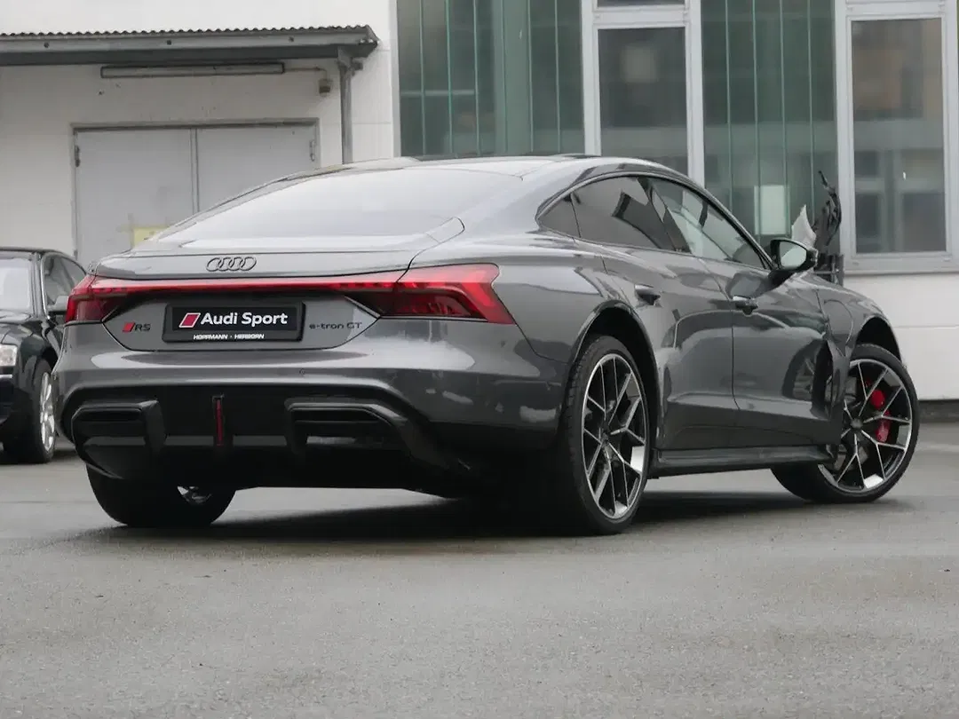 Audi RS e-tron GT - Thumbnail 3