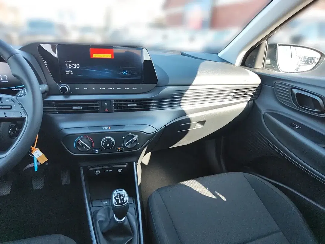 Hyundai i20 - Thumbnail 9