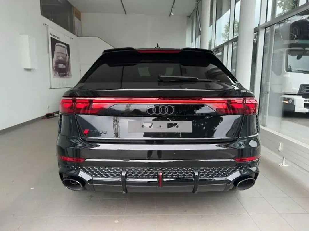 Audi RS Q8 - Thumbnail 2