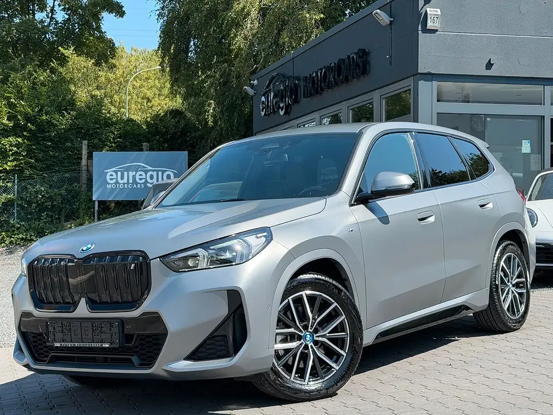 BMW iX1 xDrive M