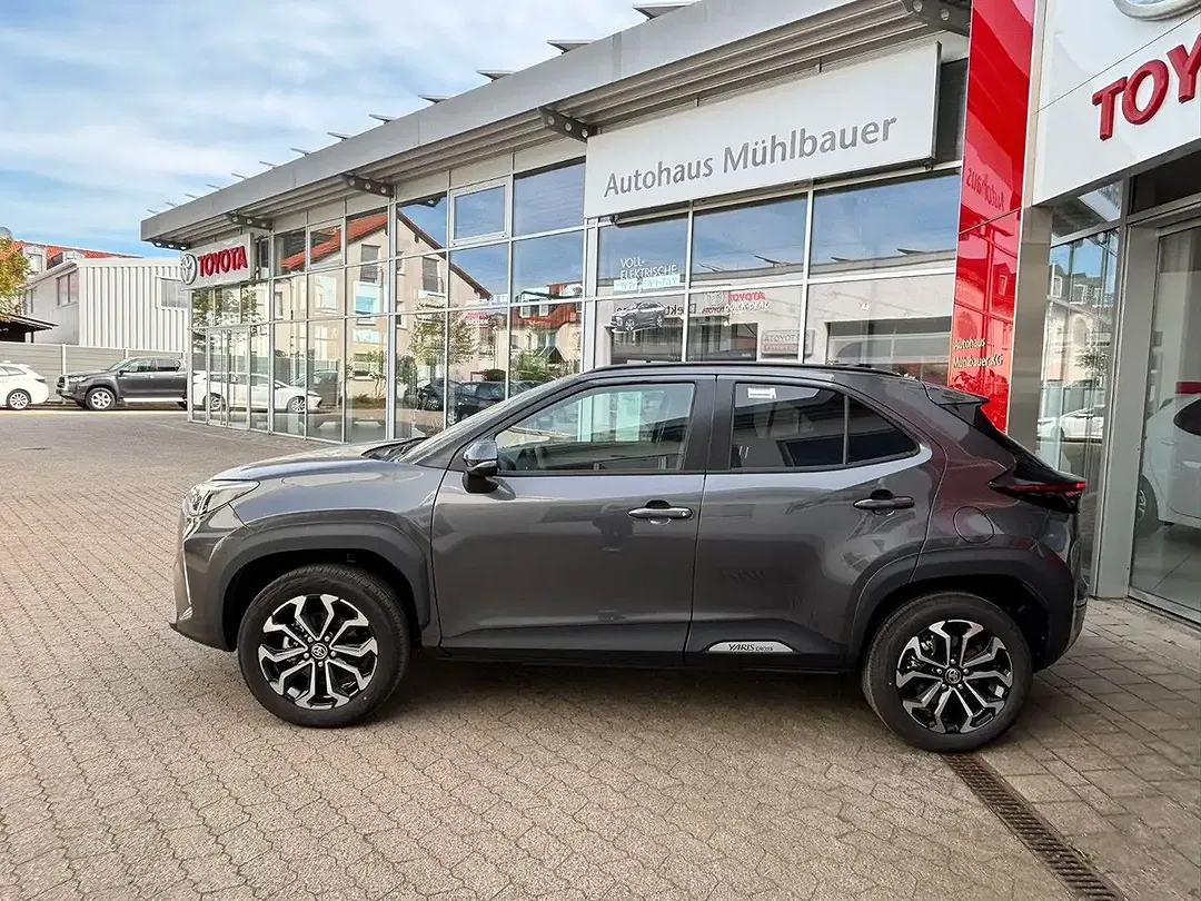 Toyota Yaris - Thumbnail 13