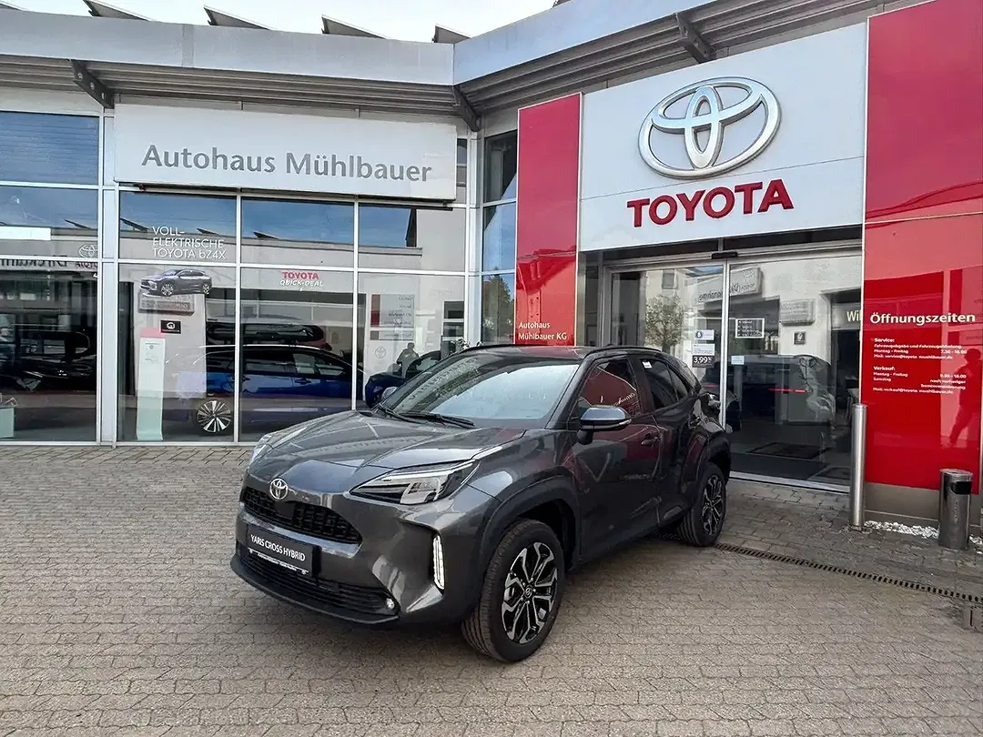 Toyota Yaris - Thumbnail 9