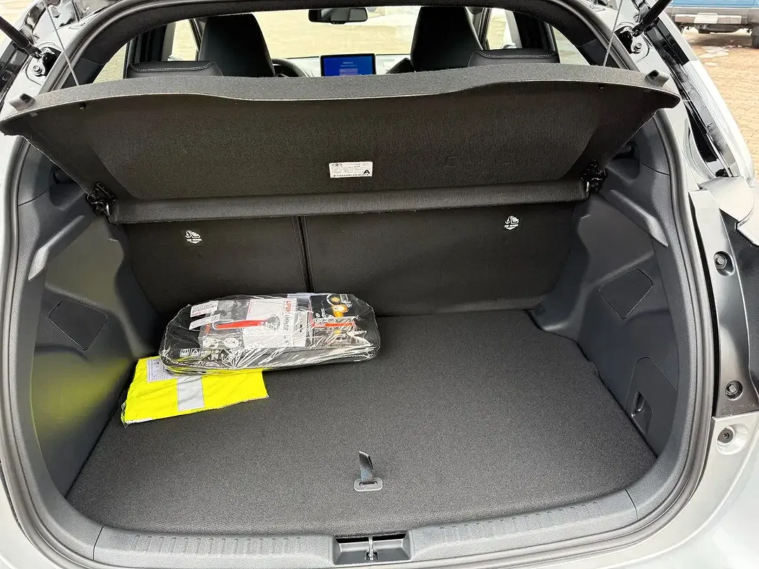 Toyota Yaris - Thumbnail 3