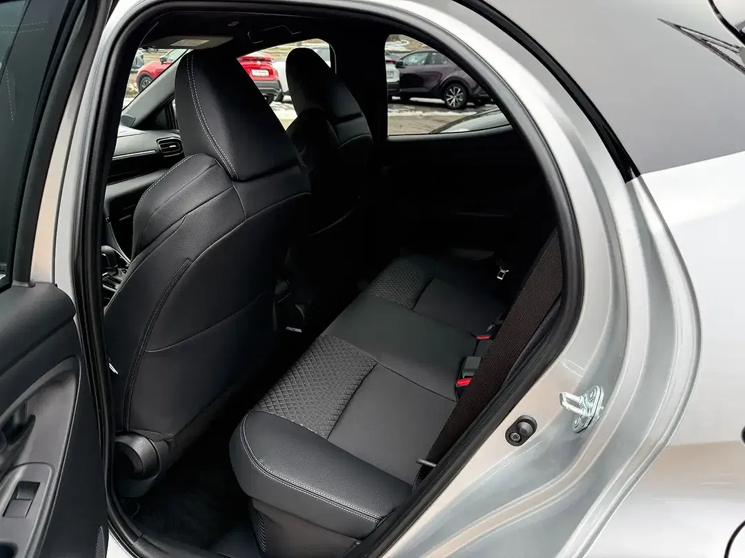 Toyota Yaris - Thumbnail 5