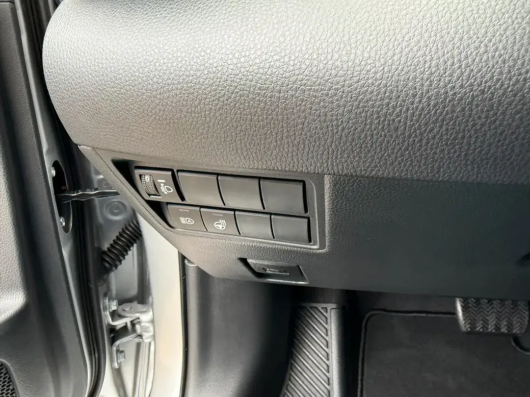 Toyota Yaris - Thumbnail 9