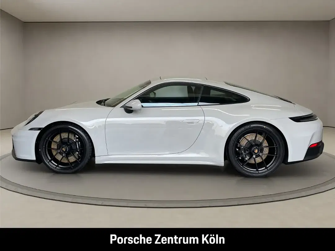 Porsche 992 - Thumbnail 2