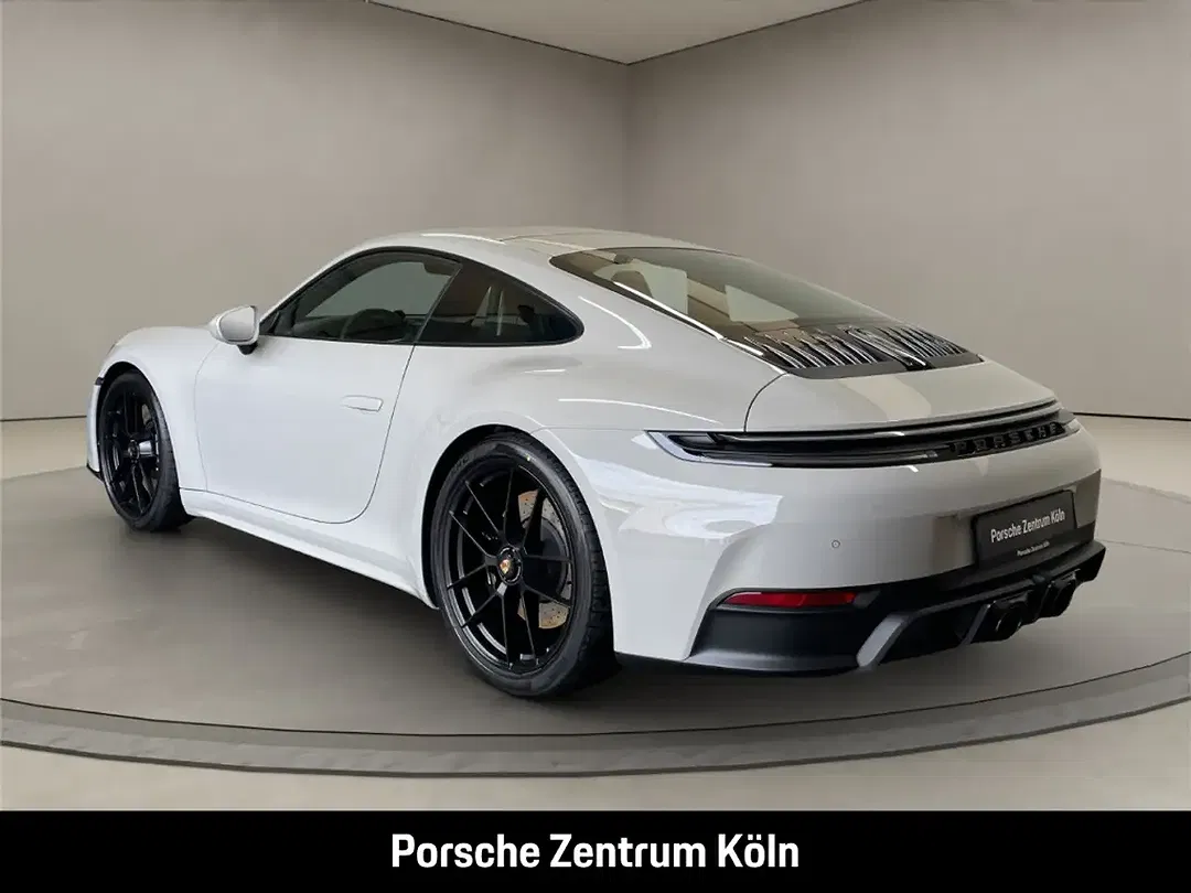 Porsche 992 - Thumbnail 3