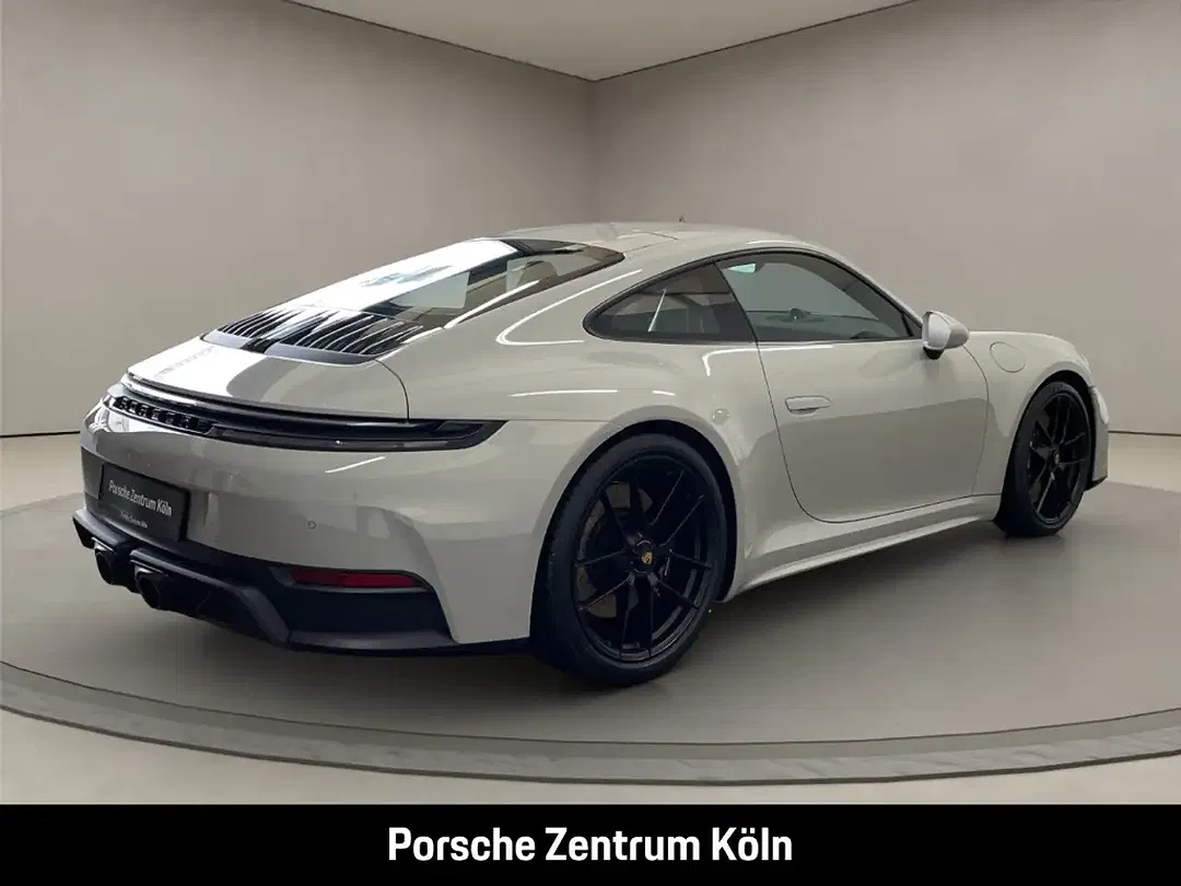 Porsche 992 - Thumbnail 5