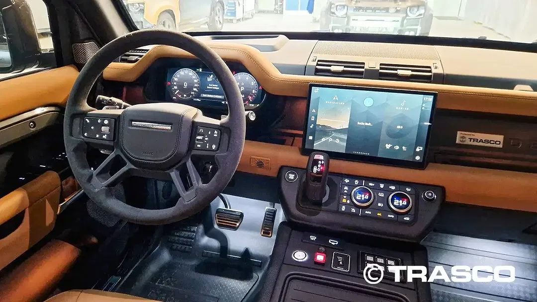 Land Rover Defender - Thumbnail 7