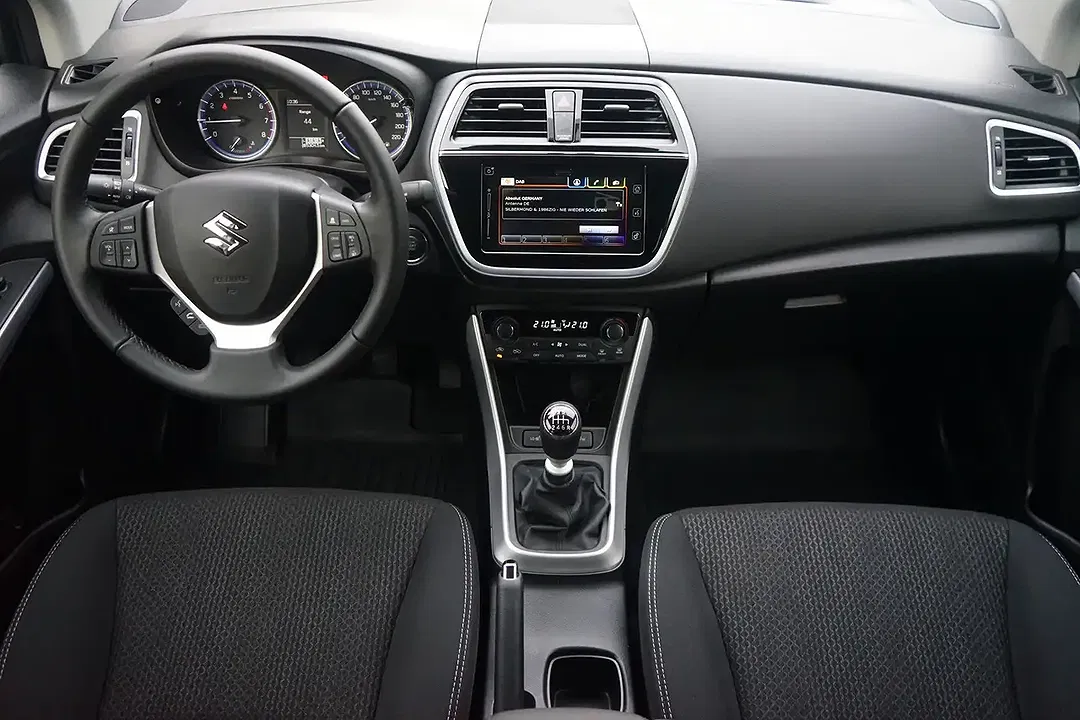 Suzuki SX4 S-Cross - Thumbnail 10