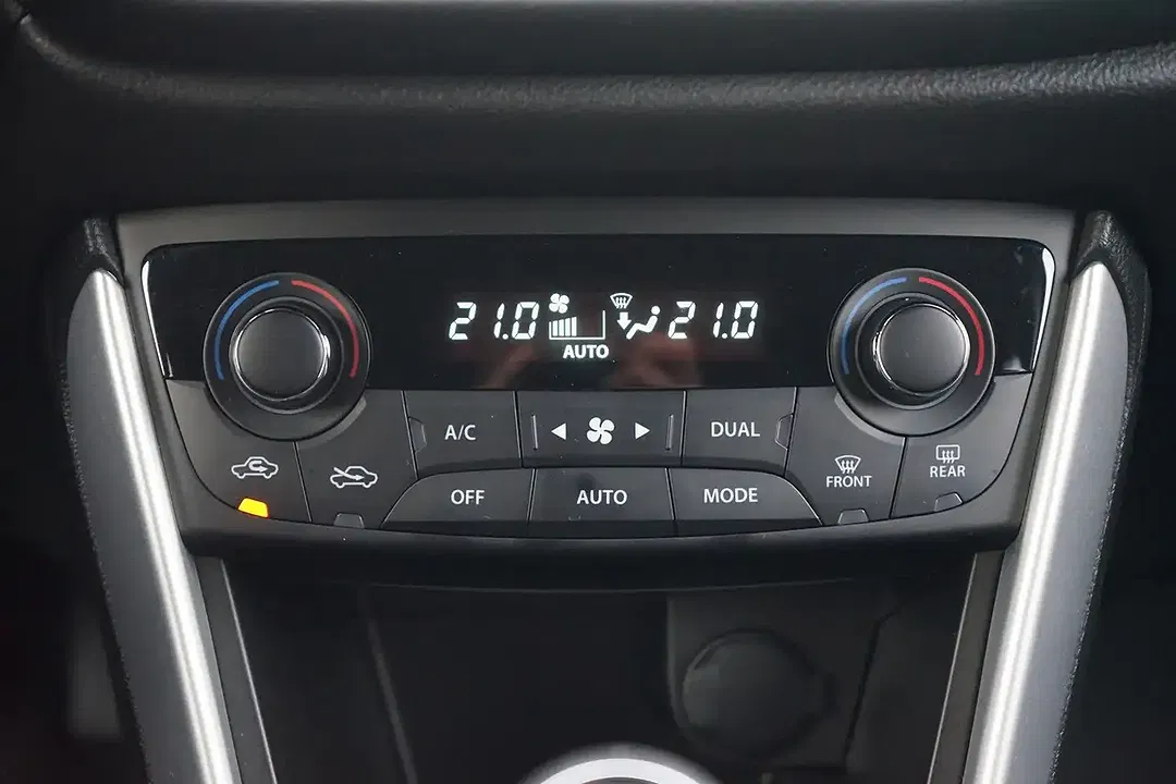 Suzuki SX4 S-Cross - Thumbnail 12