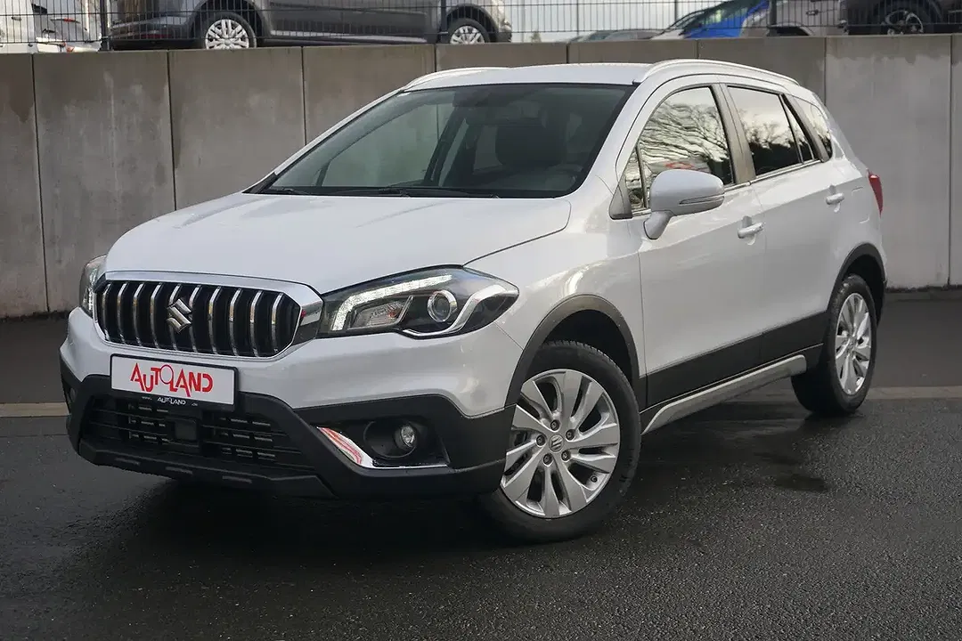 Suzuki SX4 S-Cross - Thumbnail 2