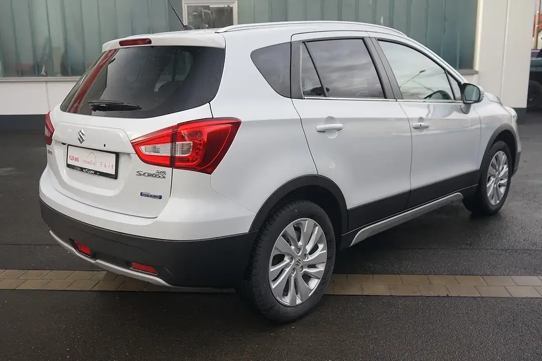 Suzuki SX4 S-Cross - Thumbnail 5