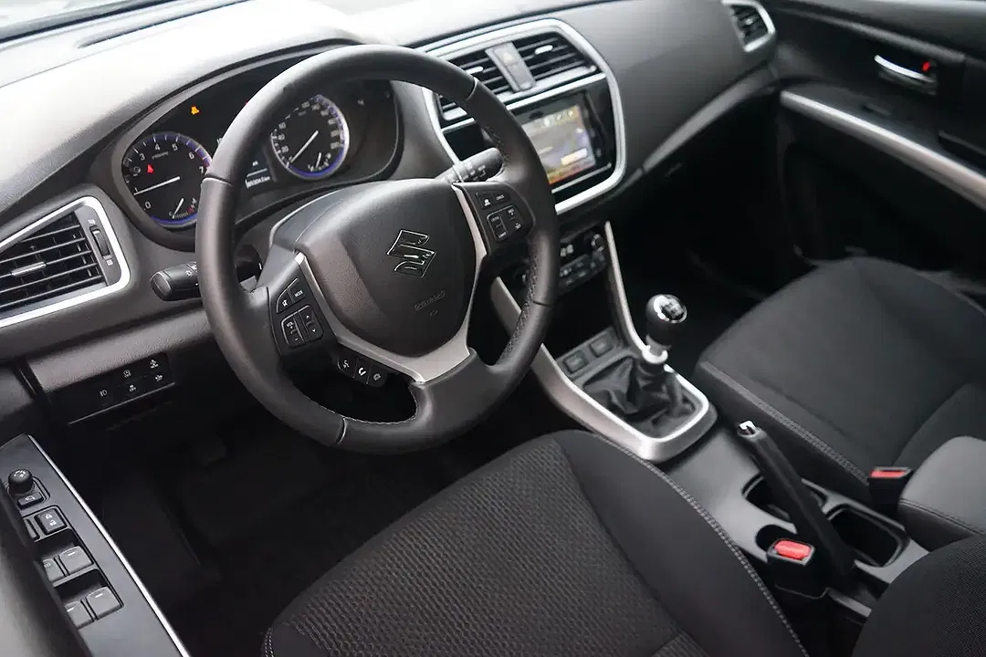 Suzuki SX4 S-Cross - Thumbnail 9