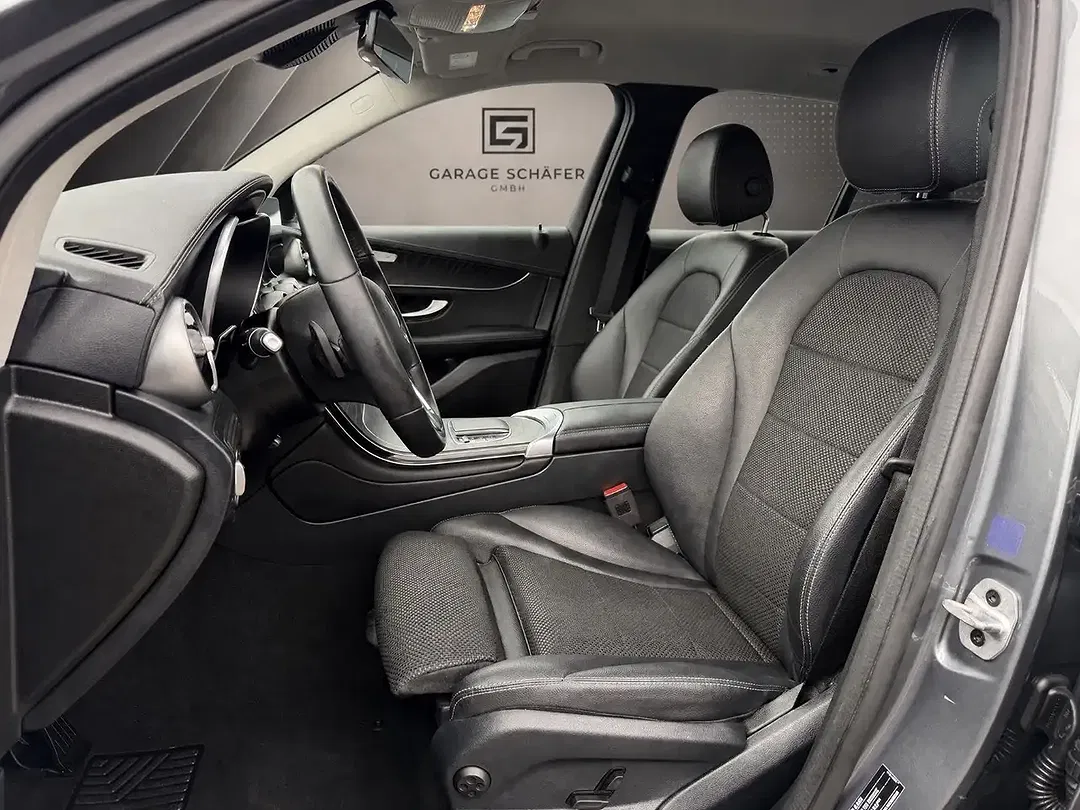 Mercedes-Benz GLC 300 - Thumbnail 13