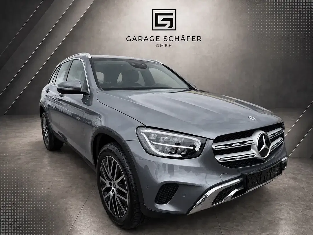 Mercedes-Benz GLC 300 - Thumbnail 2