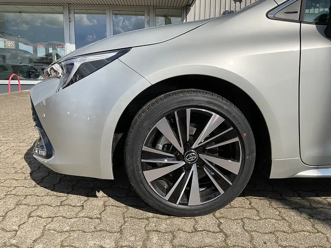Toyota Corolla - Thumbnail 10