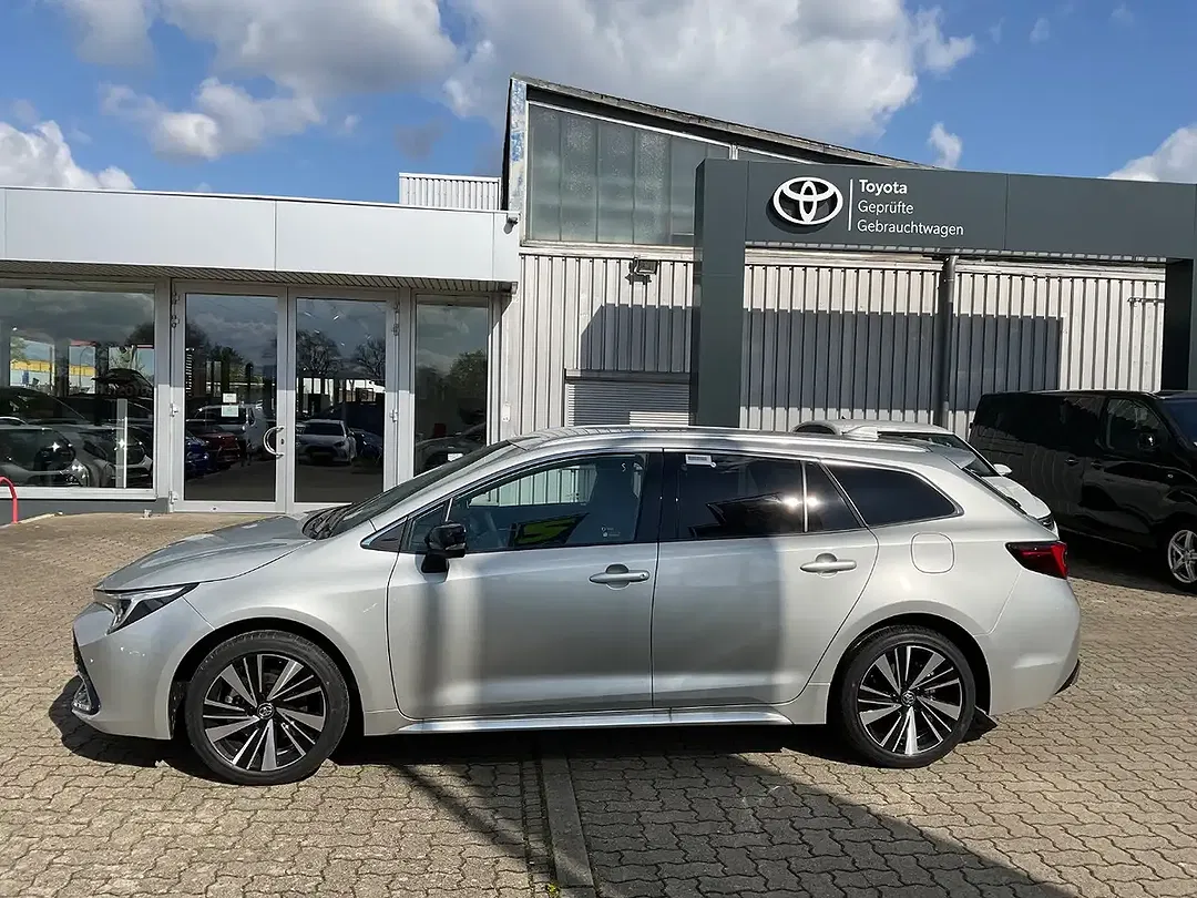 Toyota Corolla - Thumbnail 2