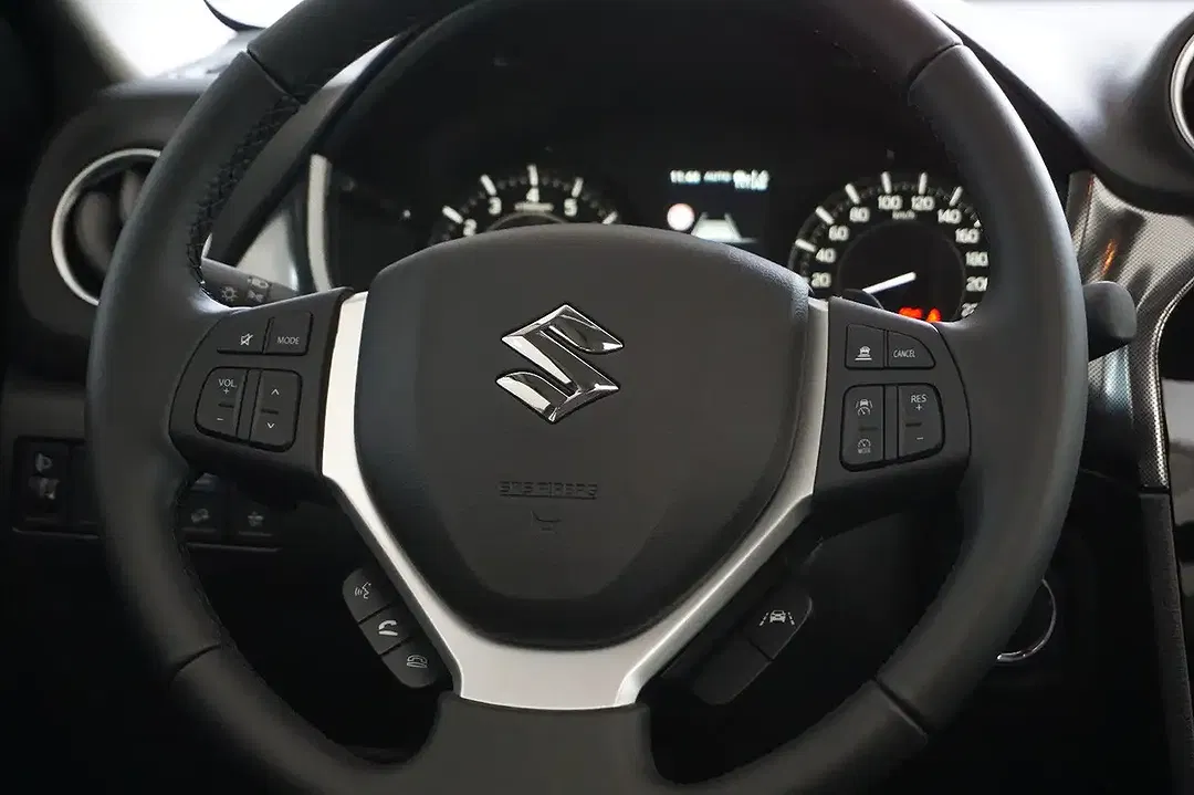 Suzuki Vitara - Thumbnail 10