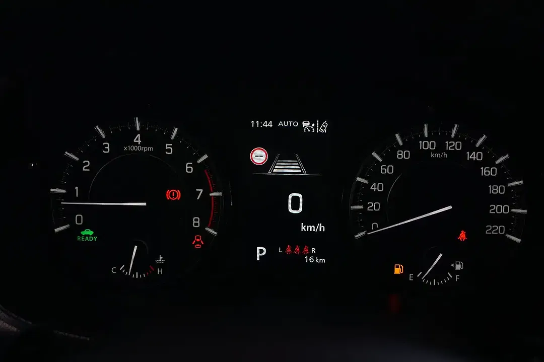 Suzuki Vitara - Thumbnail 13