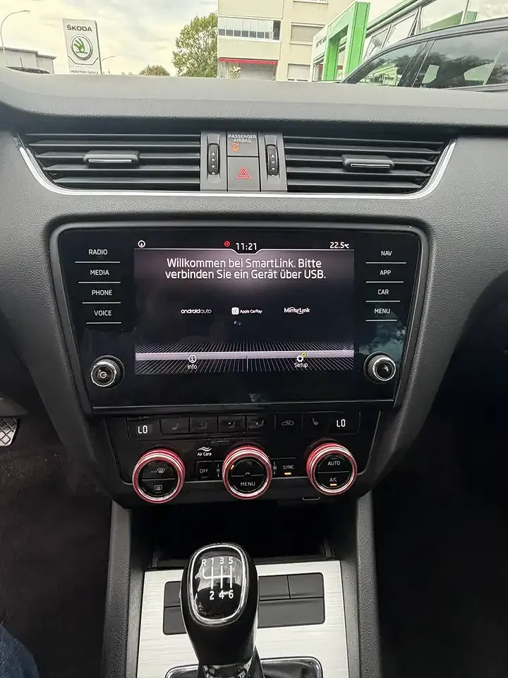 Skoda Octavia - Thumbnail 10