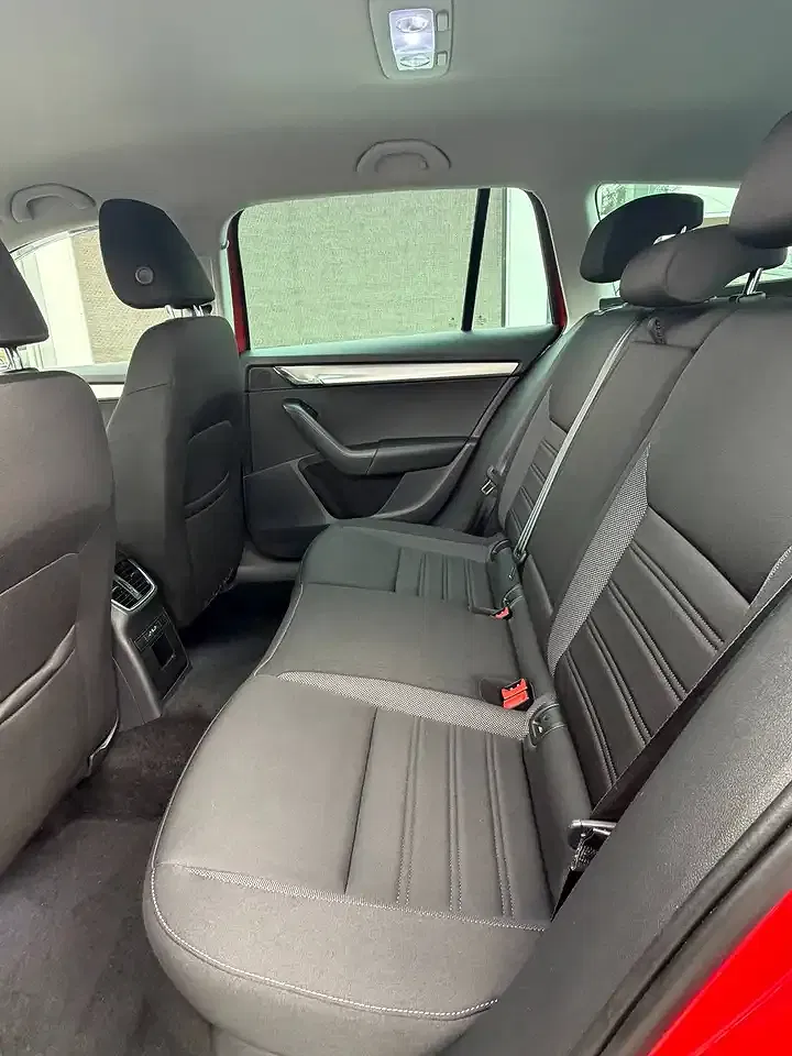 Skoda Octavia - Thumbnail 7