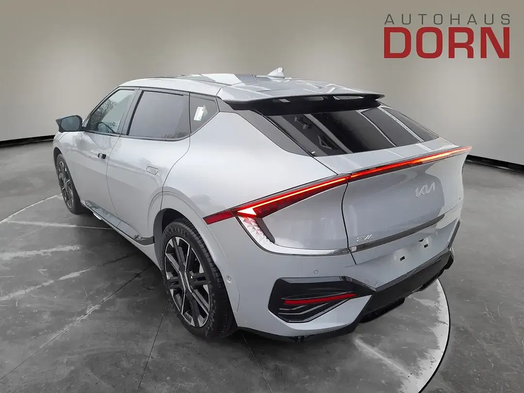 Kia EV6 - Thumbnail 2