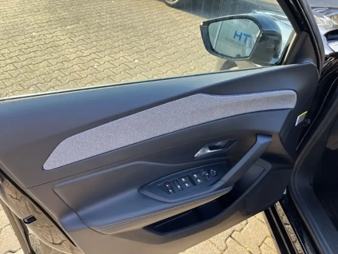 Peugeot 308 - Thumbnail 7
