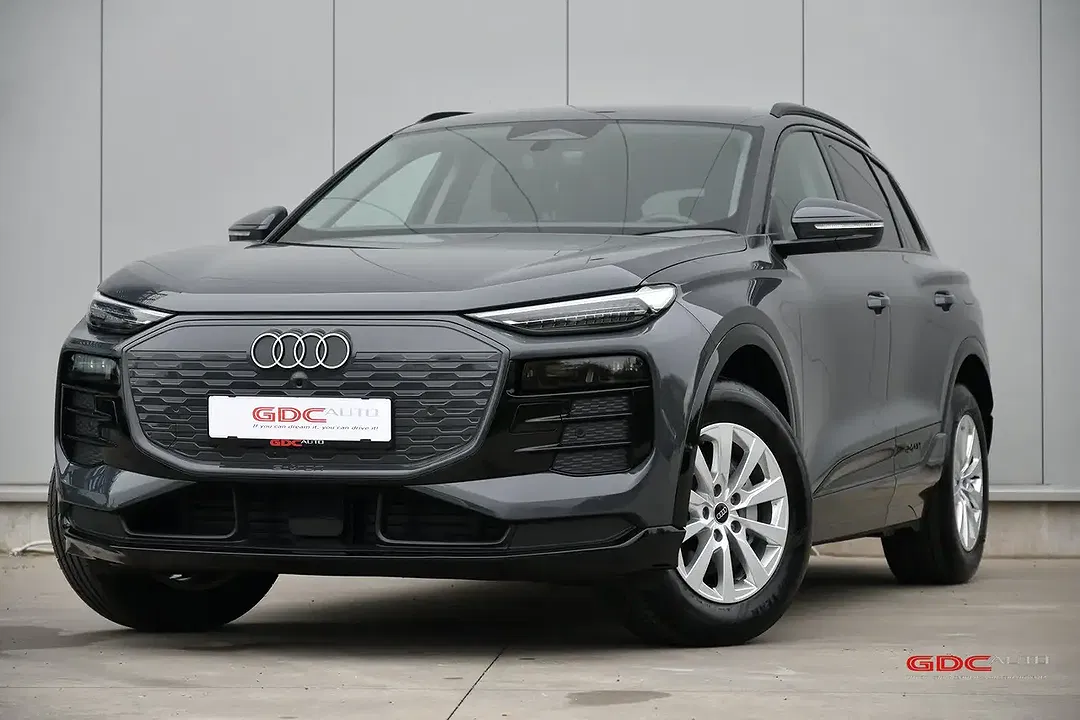 Audi Q6 e-tron - Thumbnail 2