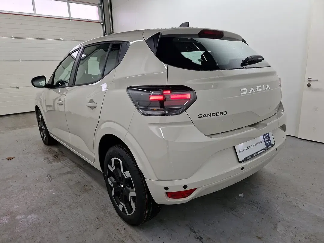 Dacia Sandero - Thumbnail 2