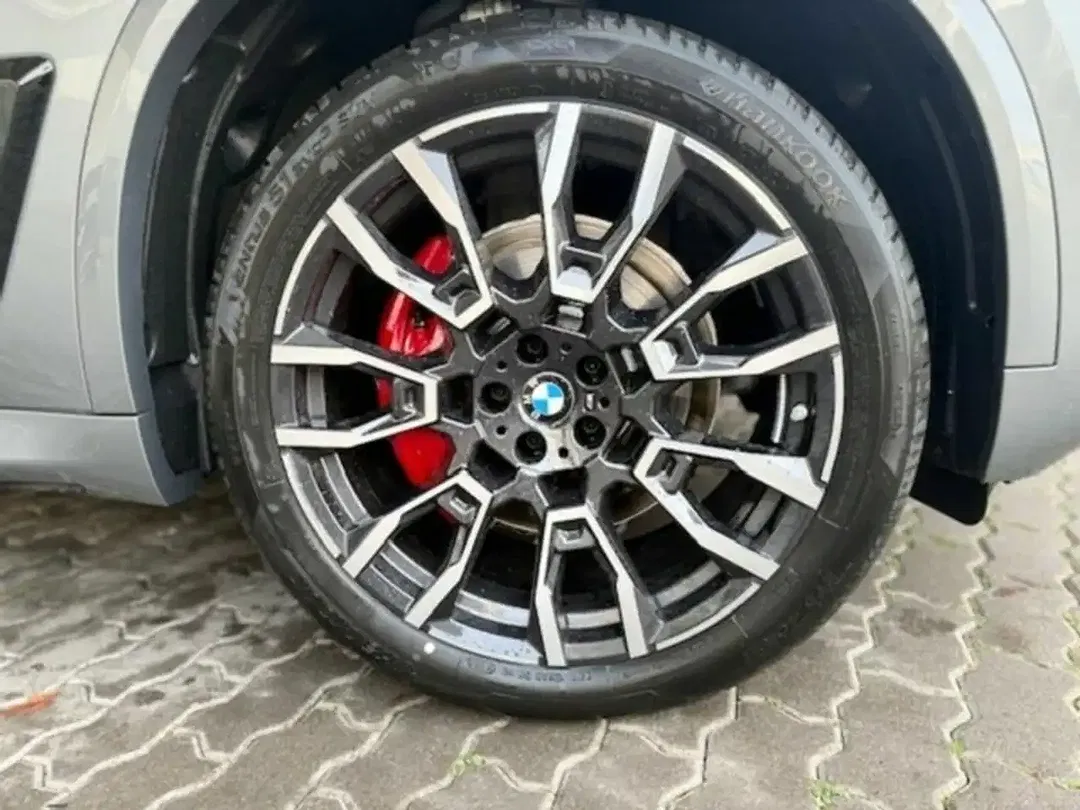 BMW X5 - Thumbnail 3