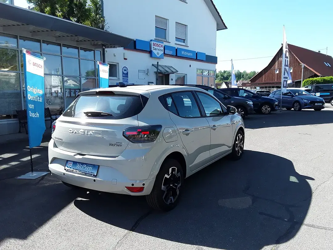Dacia Sandero - Thumbnail 3