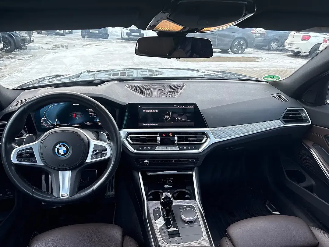 BMW 330 - Thumbnail 11