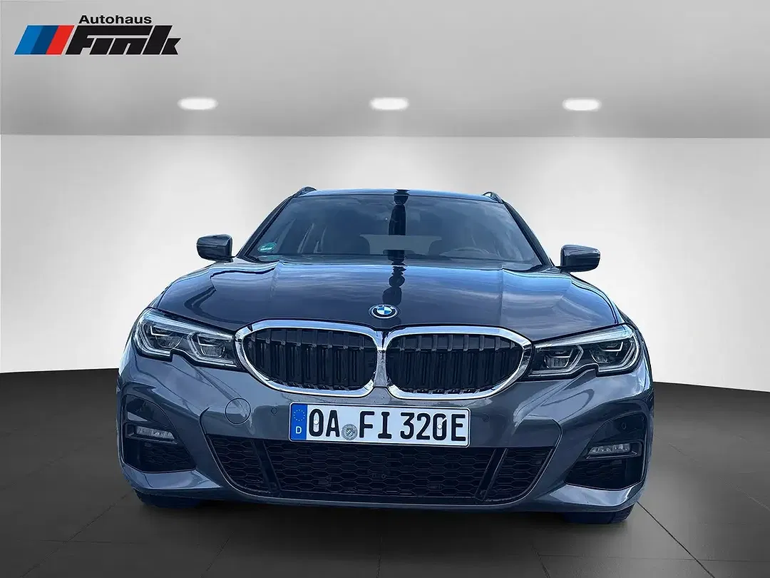 BMW 330 - Thumbnail 2