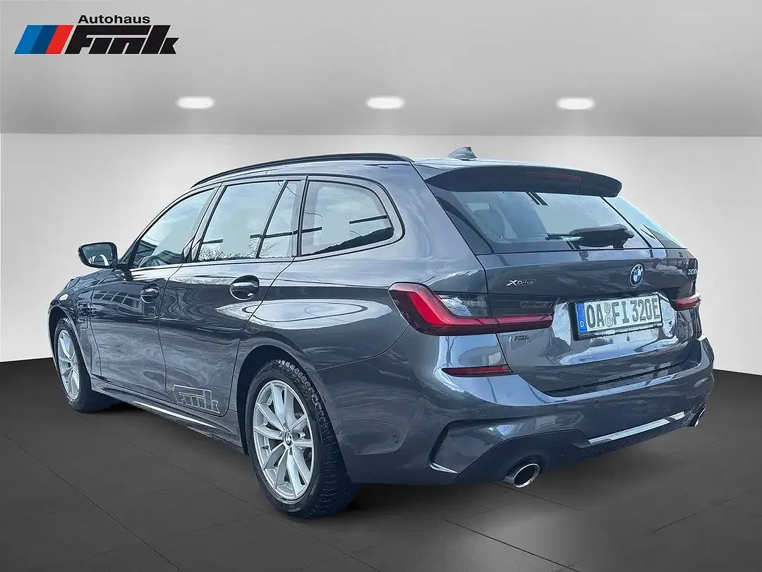 BMW 330 - Thumbnail 4
