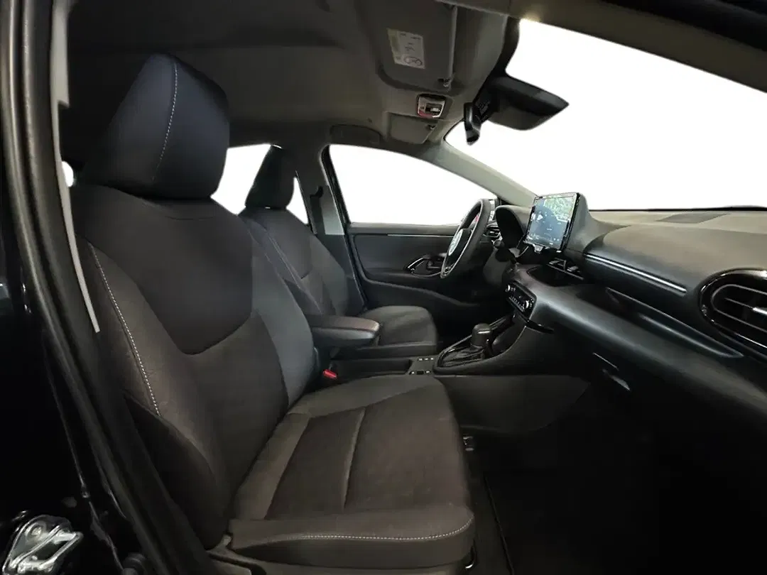 Toyota Yaris - Thumbnail 13